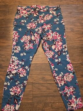 Time and Tru Pink Floral Accent Denim Stitch Top